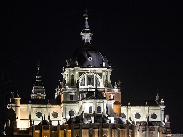 almudena cathedral madrid