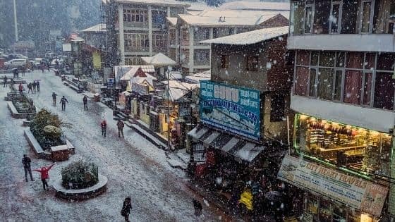 mall road manali