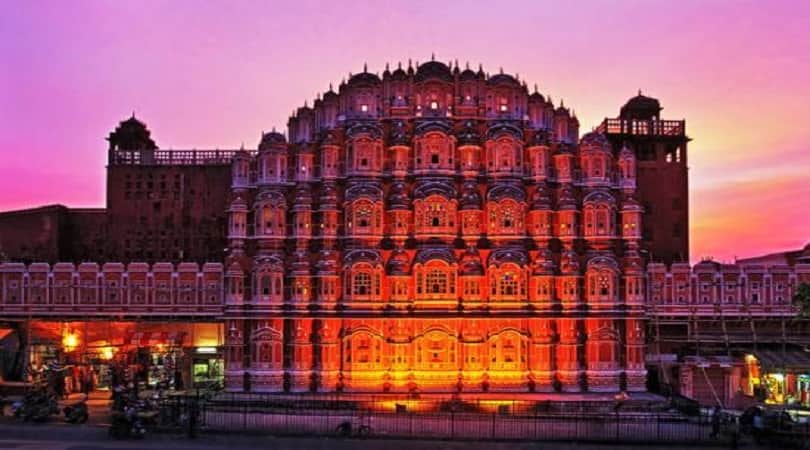 hawa mahal at night