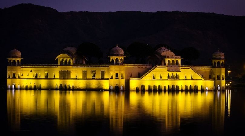 jal mahal jaipur at night