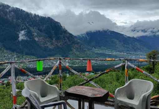 nomadic den manali