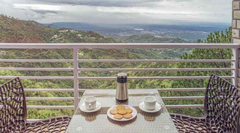 Lake View Kasauli Cottage