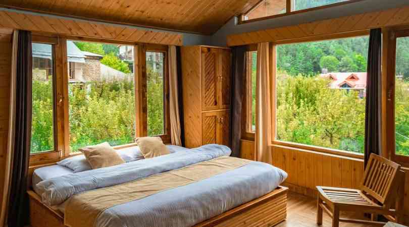 Luxurious Cozy Cottage Room with Private Balcony