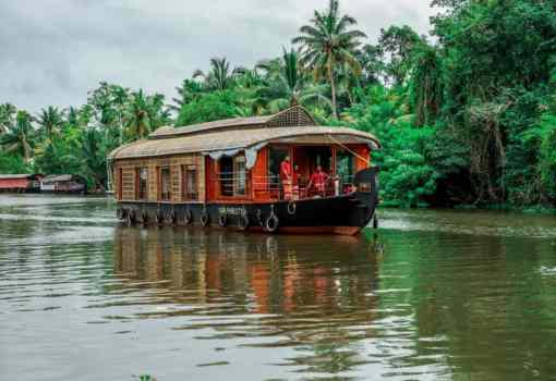 Grand Villa Houseboat